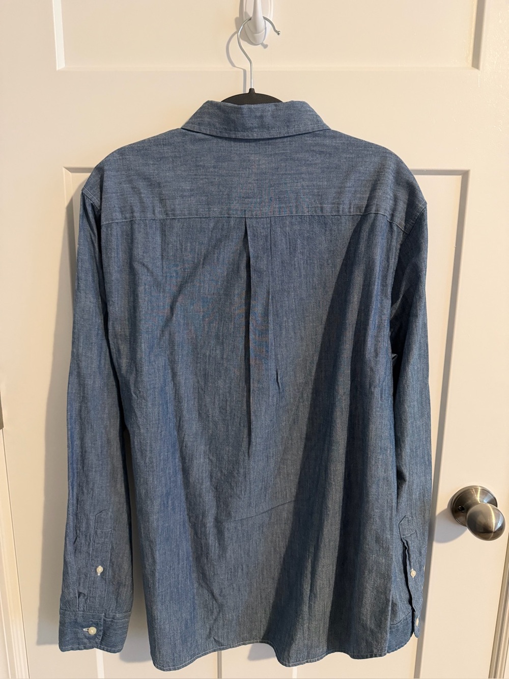 Vineyard Vines Men’s Chambray Denim Dress Shirt longsleeve- XS NWT - Picture 4 of 6